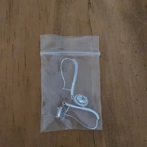 2 pairs Crystal drop earrings with oval stones